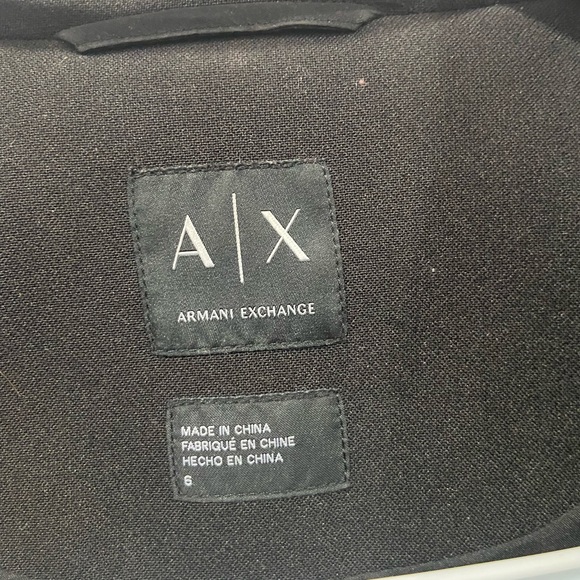 Woman’s Armani Exchange black blazer size 6 - Picture 2 of 6